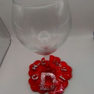 Diamond Wine Glass with Attached Coaster